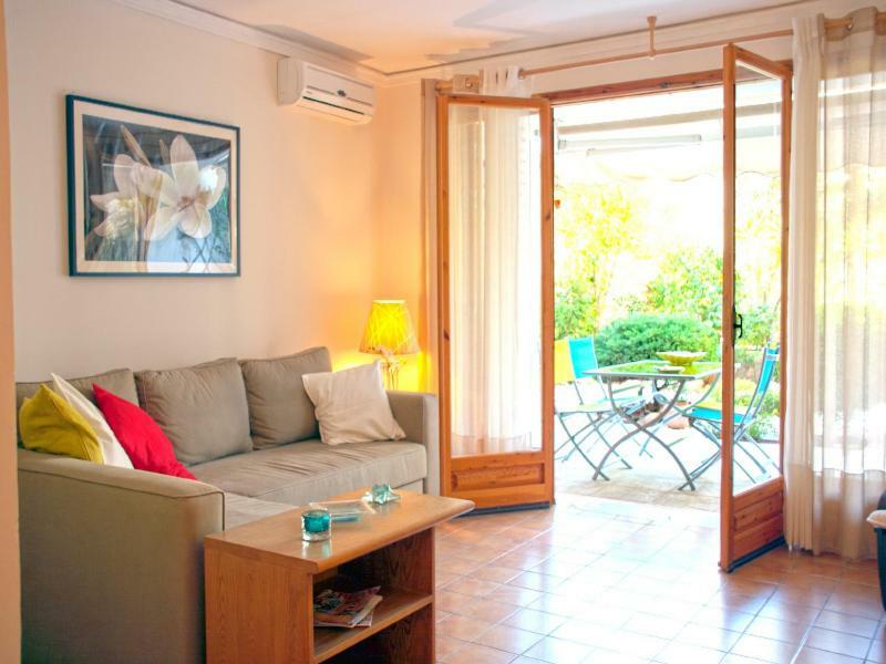 Comfortable Garden Apt Near Vouliagmeni Beach Atenas Exterior foto