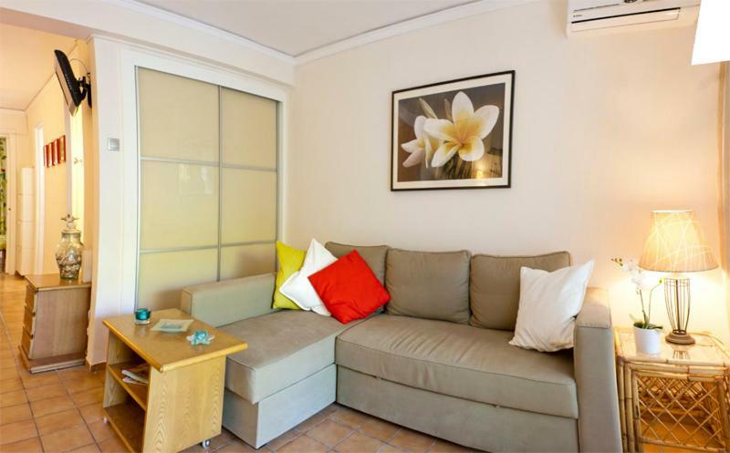 Comfortable Garden Apt Near Vouliagmeni Beach Atenas Exterior foto
