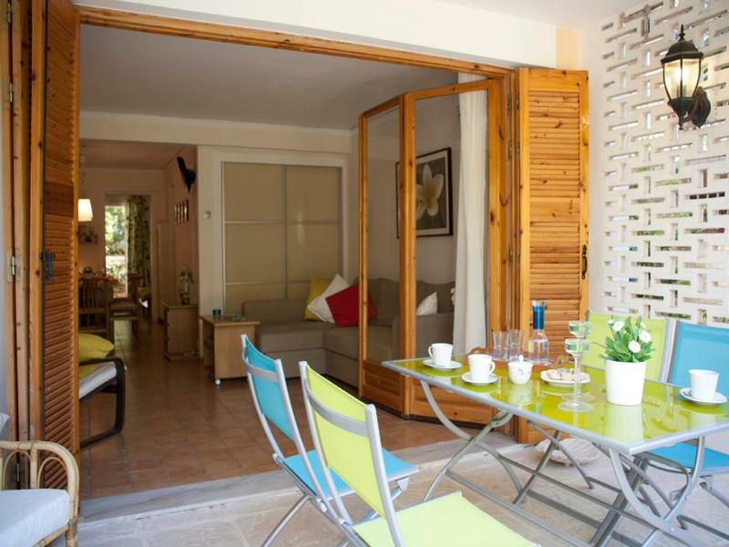 Comfortable Garden Apt Near Vouliagmeni Beach Atenas Exterior foto
