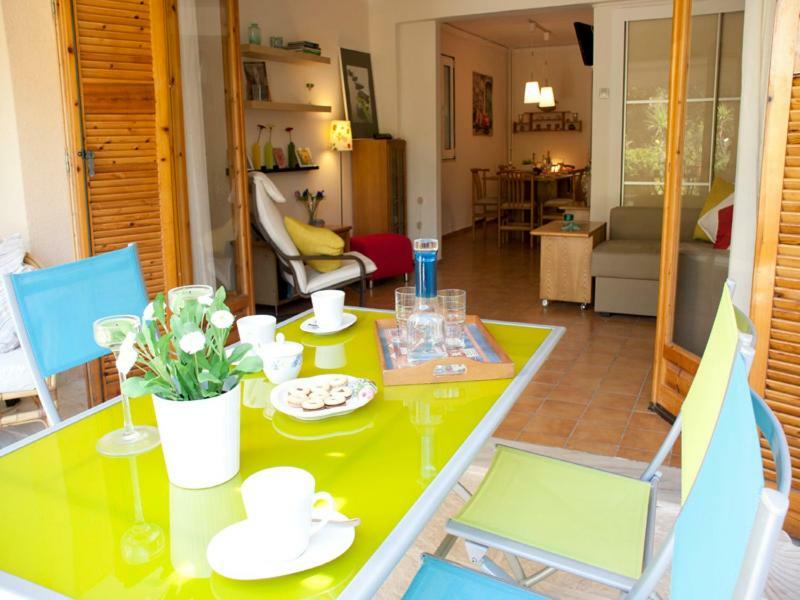 Comfortable Garden Apt Near Vouliagmeni Beach Atenas Exterior foto