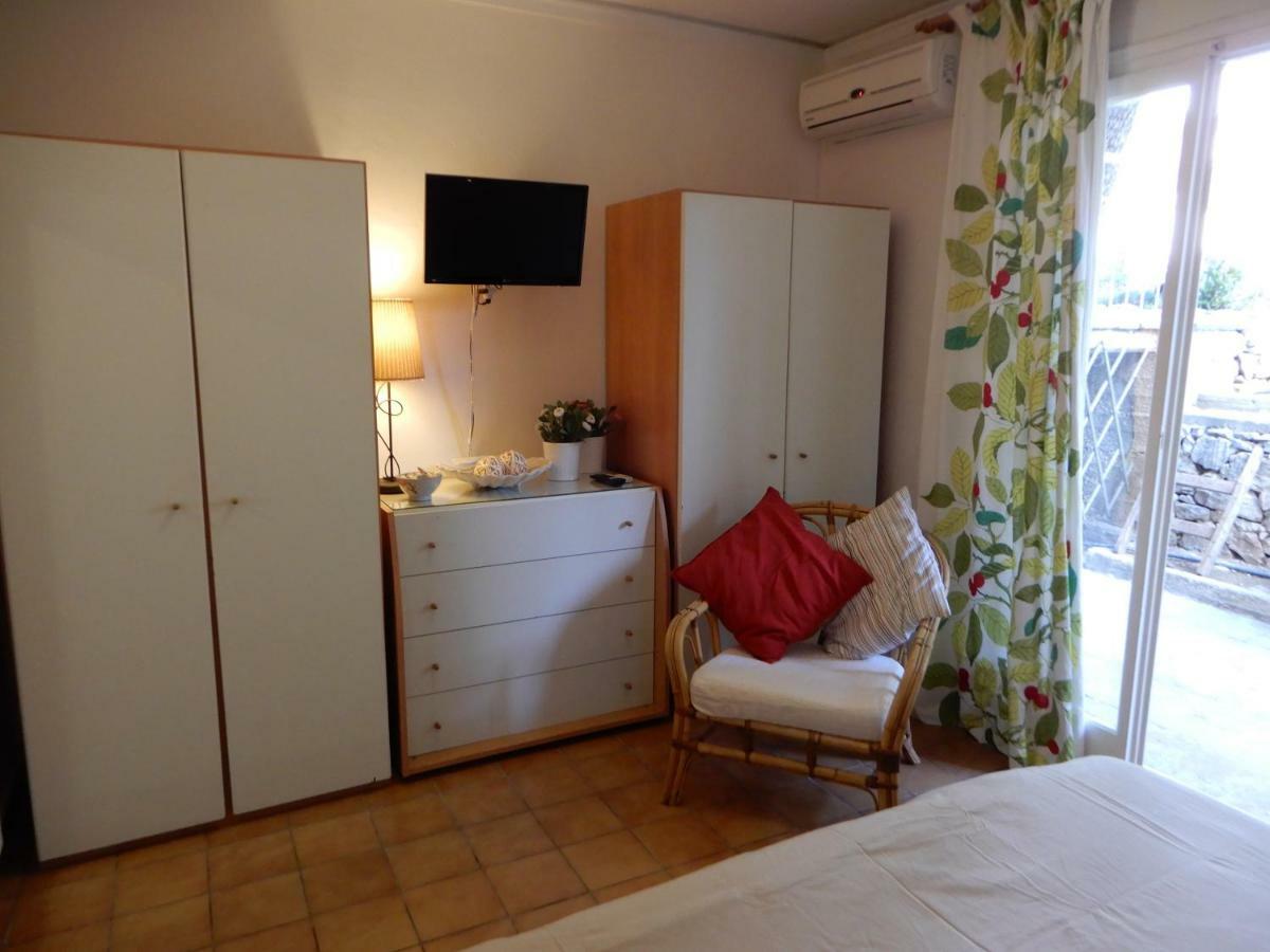 Comfortable Garden Apt Near Vouliagmeni Beach Atenas Exterior foto